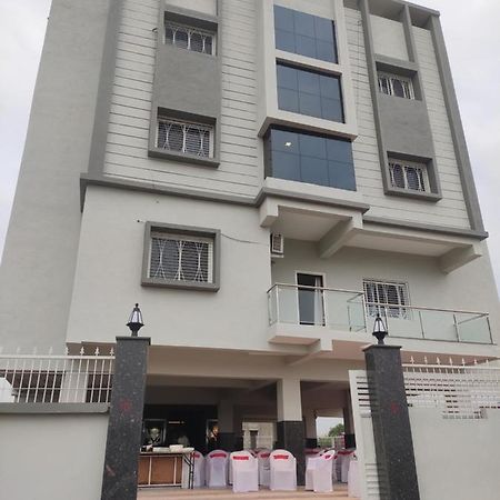 โรงแรมภักติ นิวาส เชคาออน Shegaon ภายนอก รูปภาพ